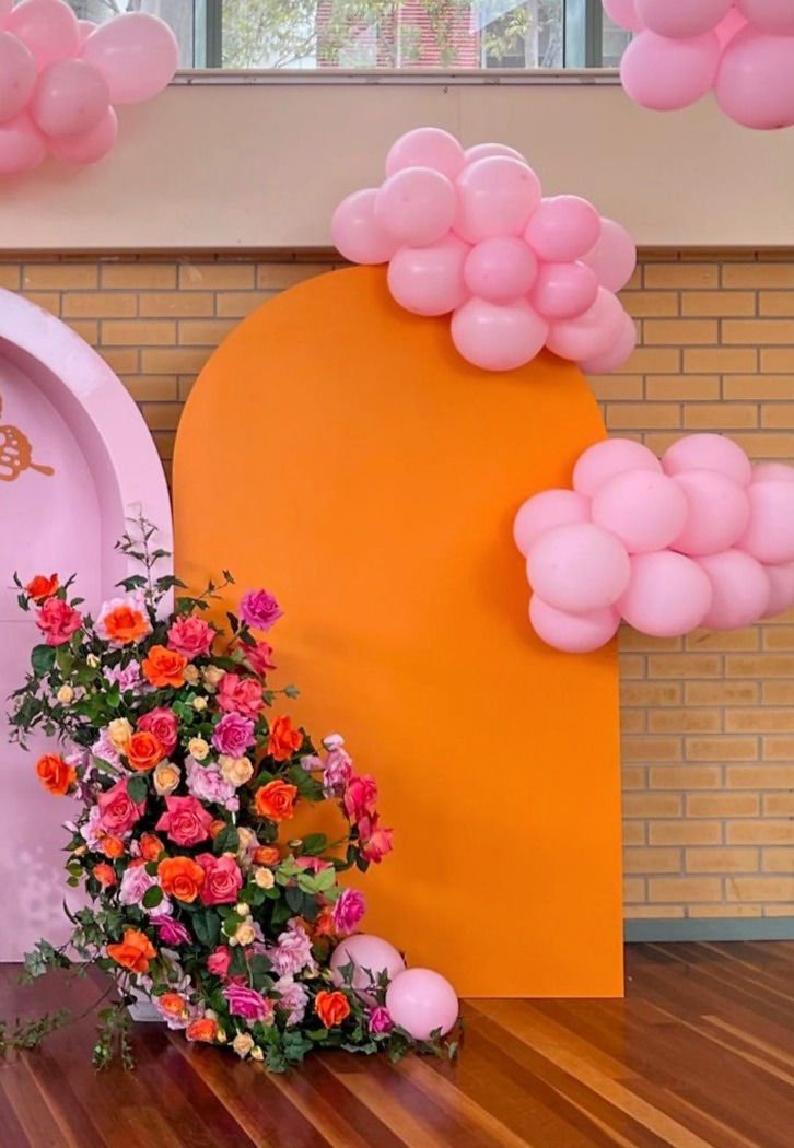 9920e0_d0af900c9d5647d992643298fe3ed8e2mv2.jpg Orange Arch Backdrop - Image 1