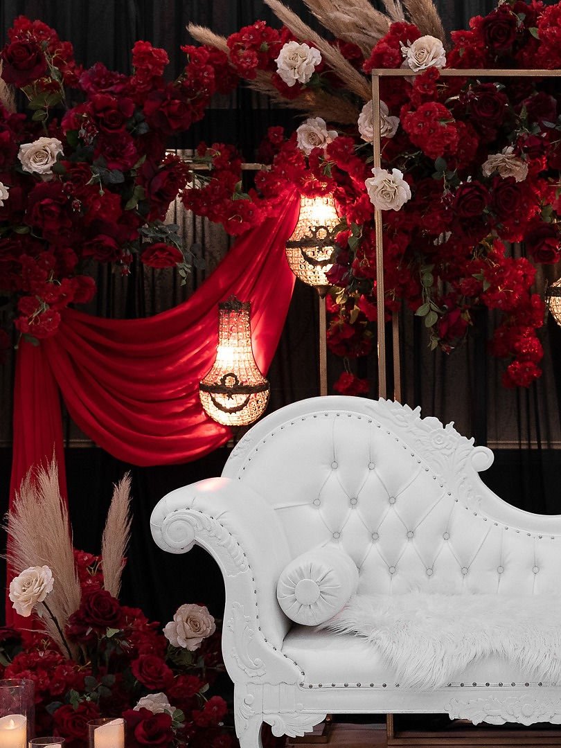 9920e0_dd00b9bc25f248bfaed66c741a99823amv2.jpg Vintage Chandeliers (Small) - Image 1