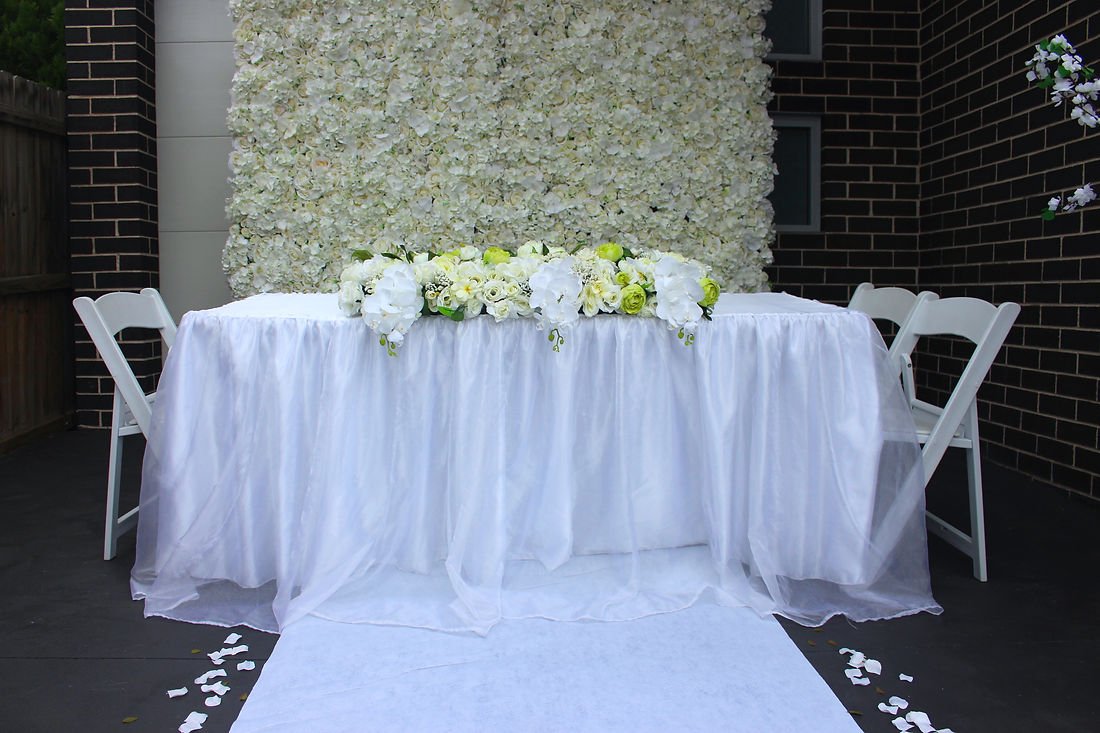 bead3e_0d99d6e4afd84aa79bd8d5b6a3eb2b47mv2_d_2592_1728_s_2.jpg Organza Table Cloth - Image 1