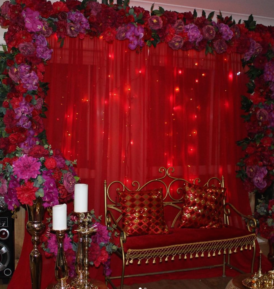 bead3e_381b764201cb4a0f90e364263048690amv2.png Red Curtain Backdrop - Image 1