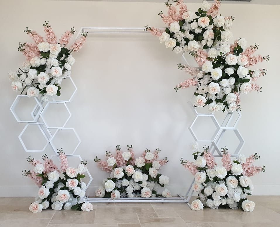 bead3e_66f69aa428914af99184a72db3151519mv2.jpg White Honeycomb Arch - Image 1